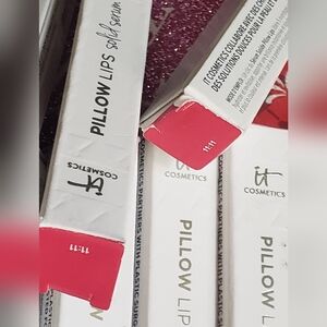 lot of 12 units I.T cosmetic